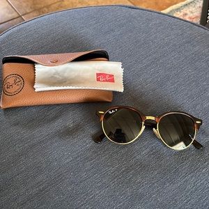 Ray-Ban Clubround Classic sunglasses